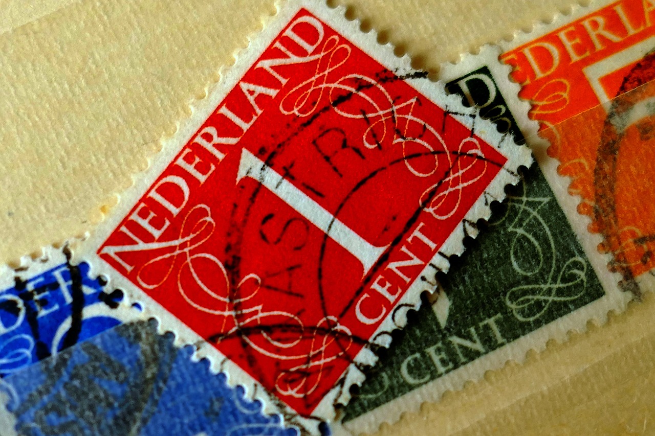 Buono postale con grafico che mostra tassi d'interesse elevati e opportunità di investimento.